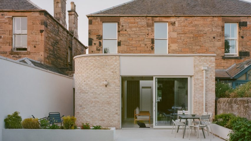 Catalog House by Pend