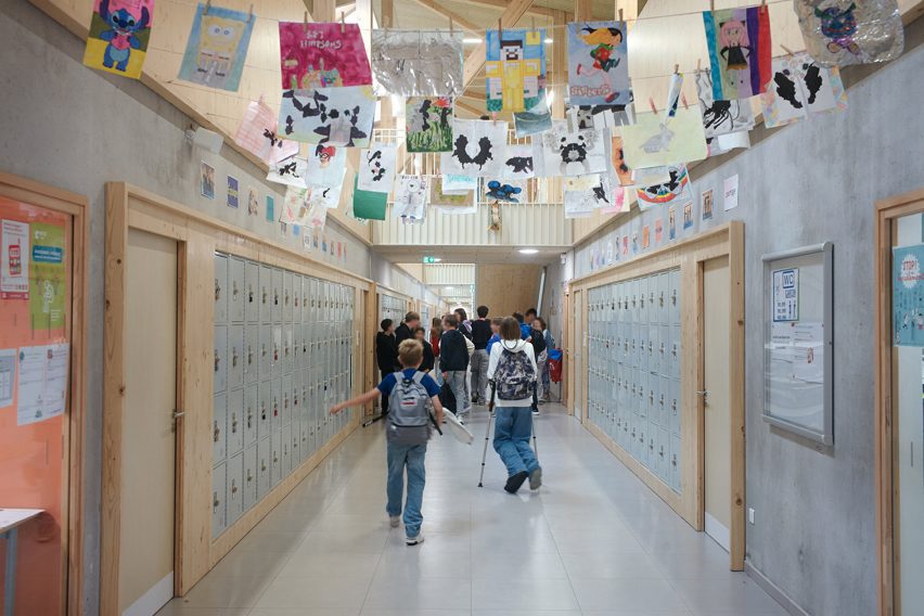 School coridoor with pictures pinned up