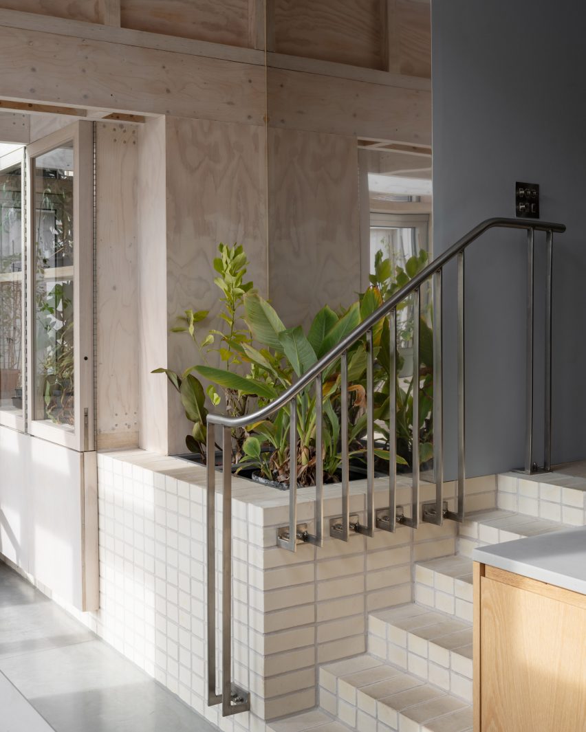Handrail and planter in Tabberner Cook House by James Alder Architects