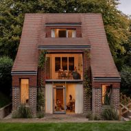 Templeton Ford builds multigenerational home that reinterprets archetypal Sussex houses