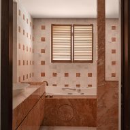 Bathroom in a Mumbai apartment designed by MuseLAB