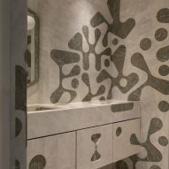 Bathroom in a Mumbai apartment designed by MuseLAB
