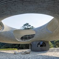 Resting Loop with Views pavilion by HCCH Studio