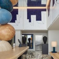 Jan Hendzel unveils towering timber sculpture for entrance of Hotel Park Ave