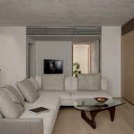 House in Minami-Azabu by Keiji Ashizawa