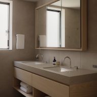 House in Minami-Azabu by Keiji Ashizawa