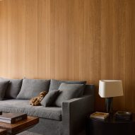 Oak-panelled living room of Townhouse VI in Kortrijk by Decancq Vercruysse