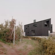Hometown House by MoDusArchitects