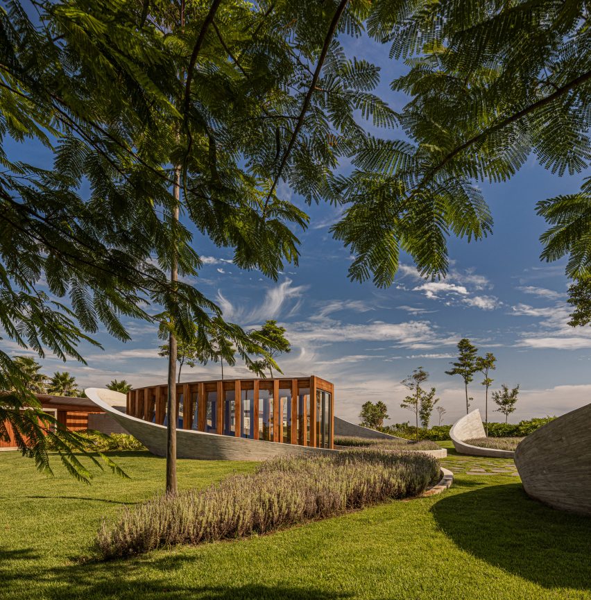 Nest Chapel in Brazil by Felipe Caboclo Arquitectura
