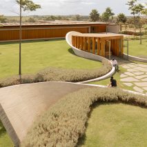 Felipe Caboclo Arquitectura designs private chapel in São Paulo