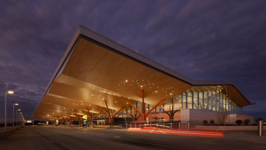 https://www.dezeen.com/2024/01/12/aecom-luis-vidal-boston-logan-airport-terminal-red-roof/
