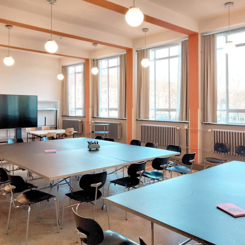 a photograph of a classroom