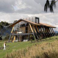 Taller General creates house that "emerges among volcanoes" in Ecuador