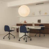 TOT table by Isern Serra for Omelette Editions