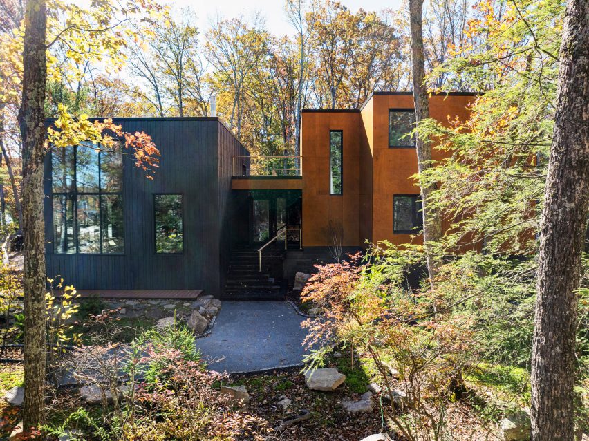 Photo of the Mountain Home in Hawley by Emaki architects