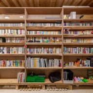Studio with cedar structure in Live Sawn House by ICADA