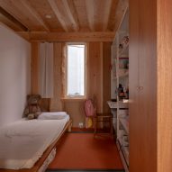 Extra bedroom in Live Sawn House by ICADA