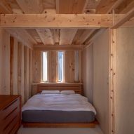 Main bedroom in Live Sawn House by ICADA