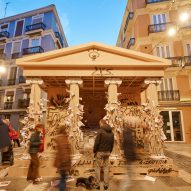 Per Ofrenar Fallas temple in Valencia by PichiAvo