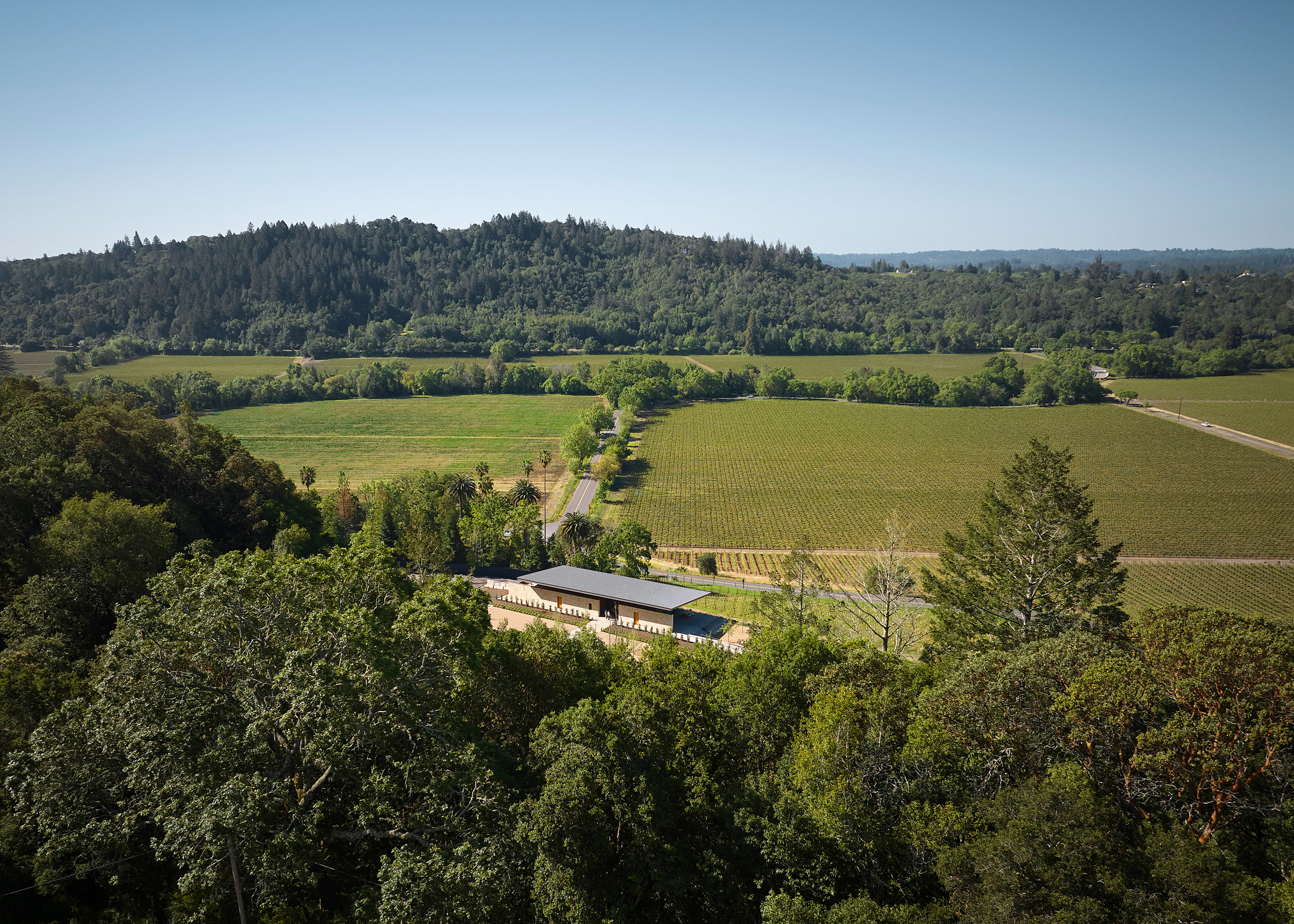 Auteur Russian River winery in California by Bohlin Cywinski Jackon