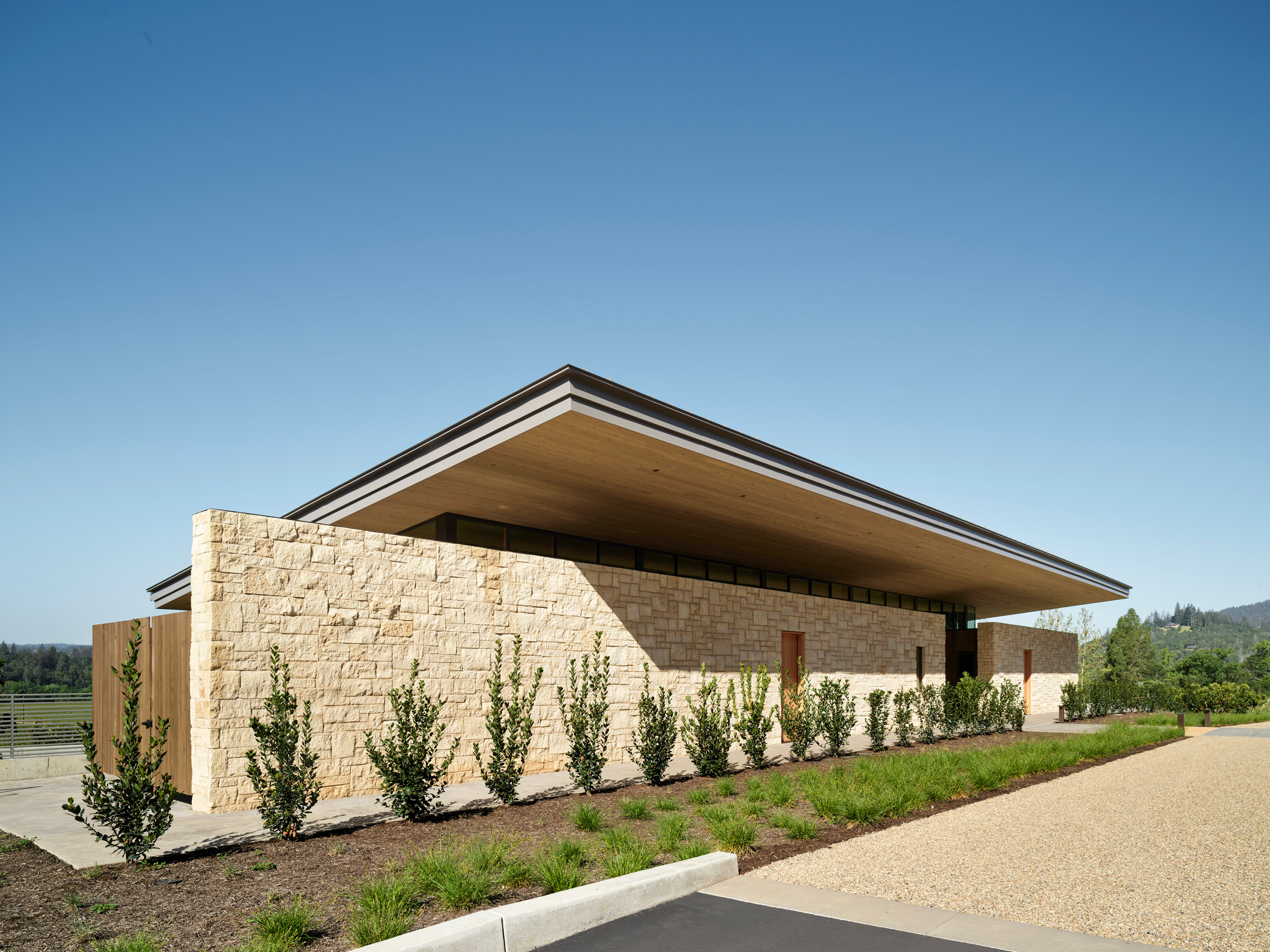 Auteur Russian River winery in California by Bohlin Cywinski Jackon
