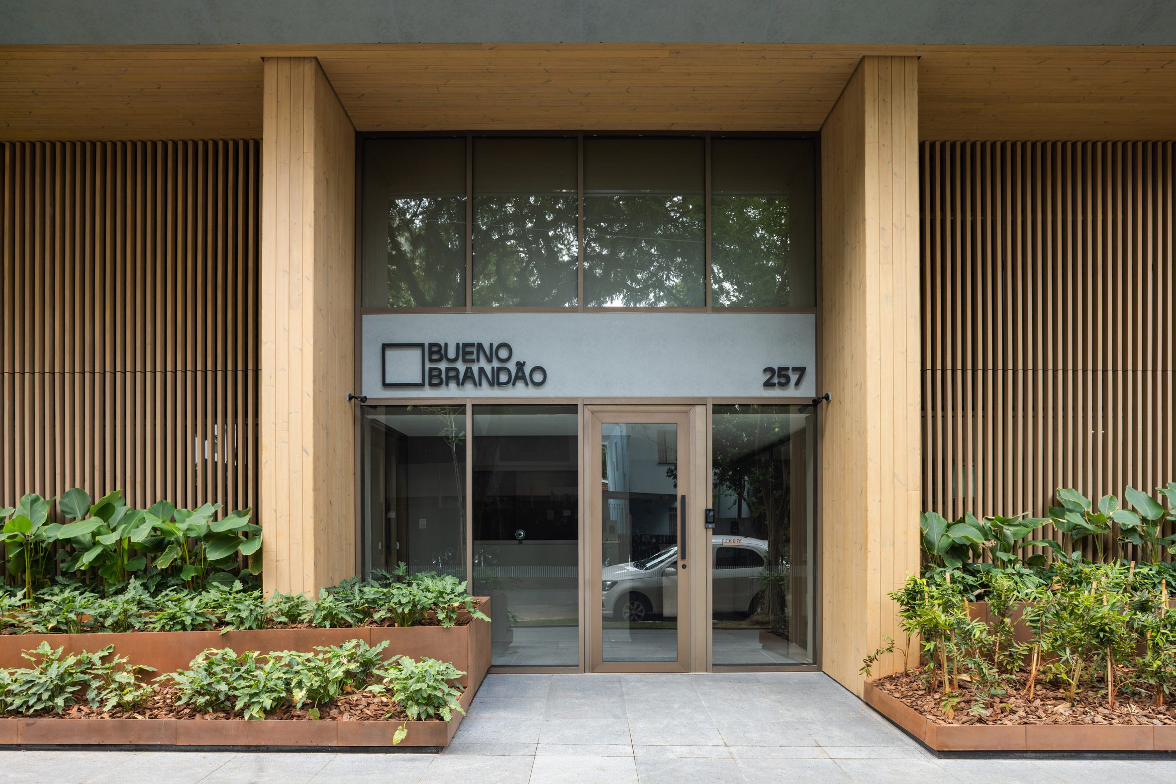 Bueno Brandao 257 skyscraper