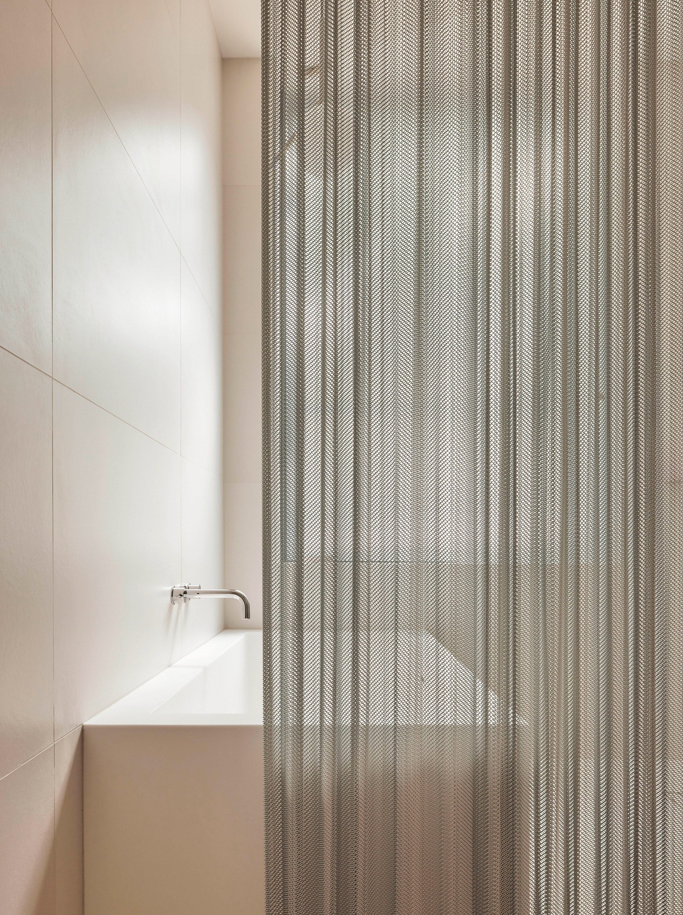 Cullerton Residence by Vladimir Radutny Architects