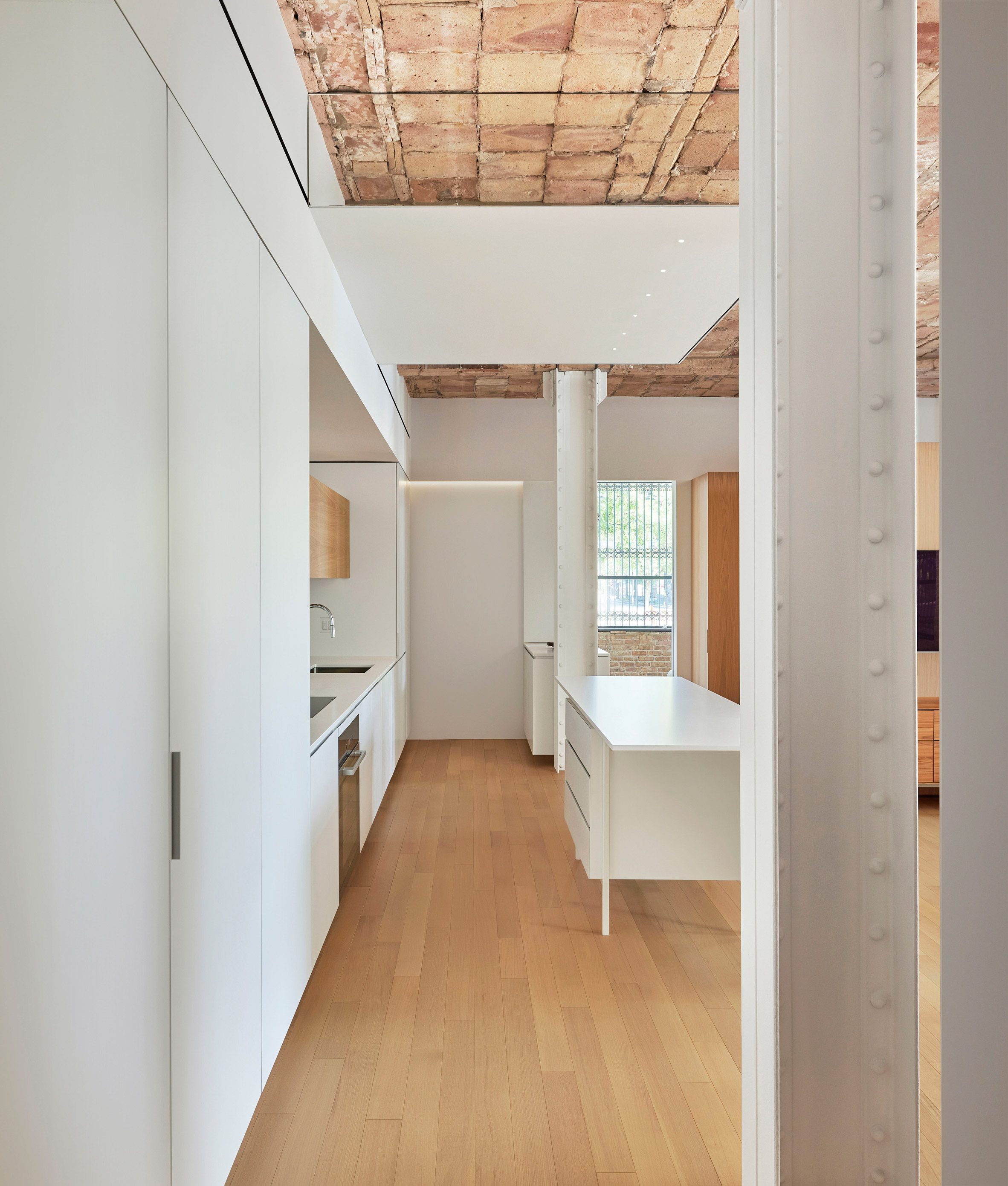 Cullerton Residence by Vladimir Radutny Architects