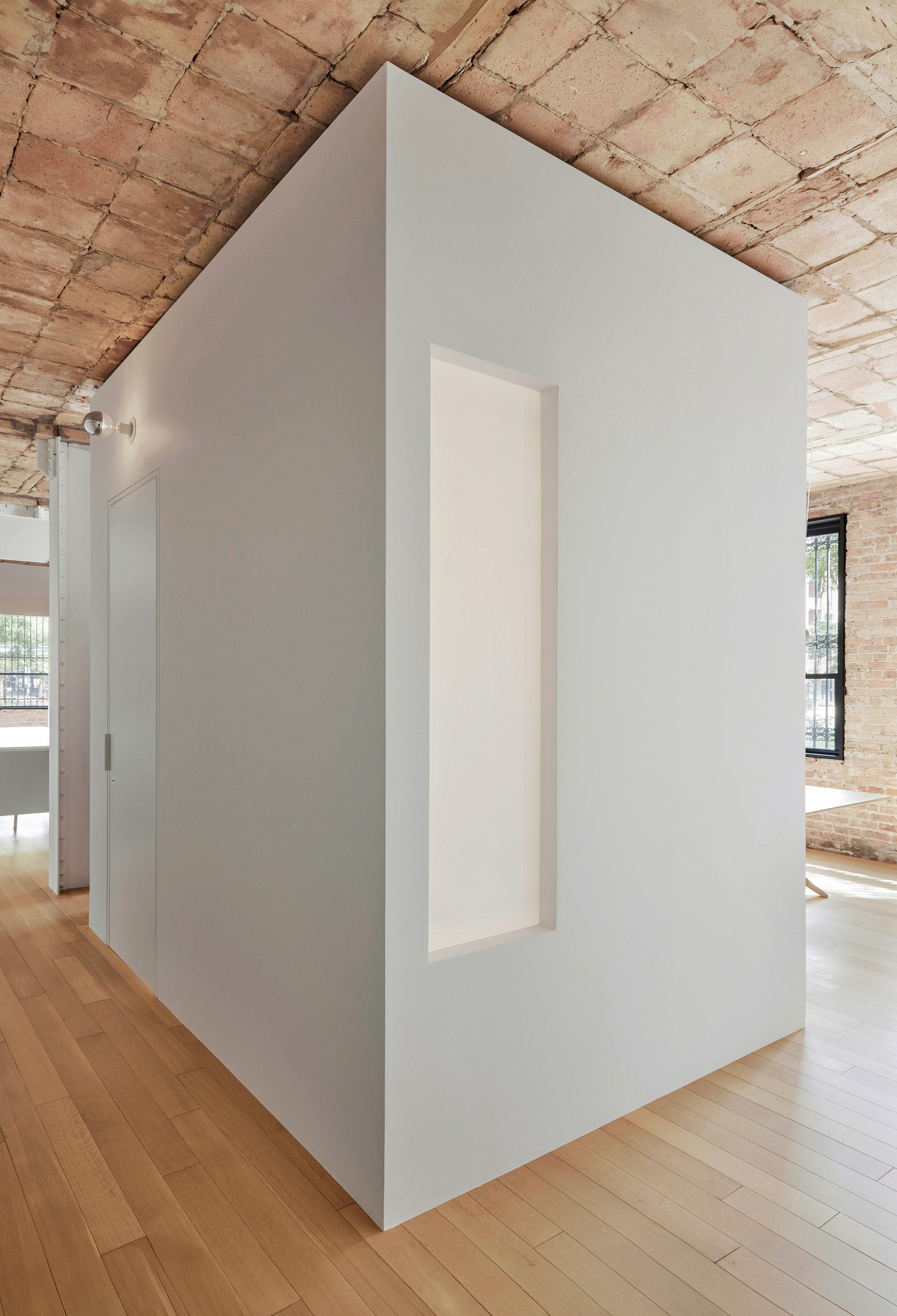 Cullerton Residence by Vladimir Radutny Architects