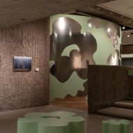 Flower-covered theatre forms centrepiece of Denise Scott Brown's photography exhibition