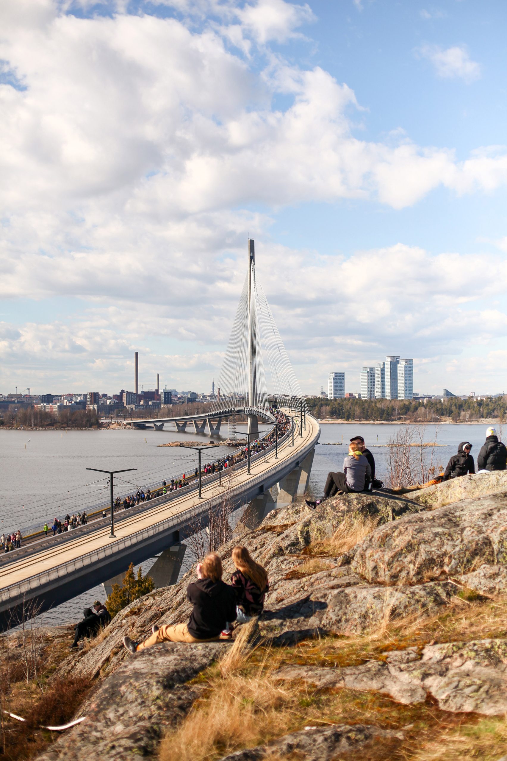 Kruunuvuori Bridge reaches completion in Helsinki