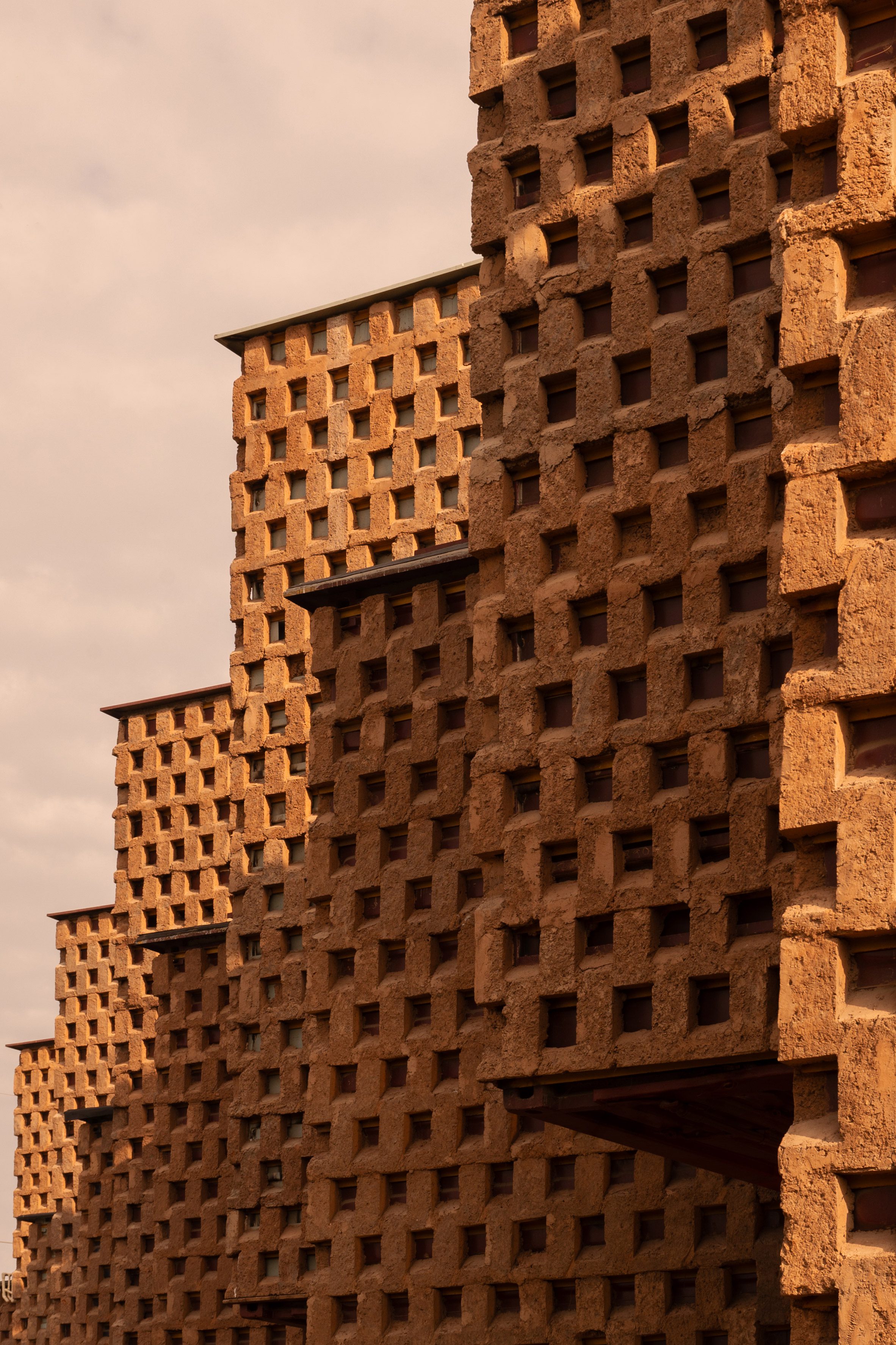 Petti restaurant in India by Wallmakers