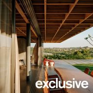 Sabella Arquitetura crowns Brazilian house with gridded timber roof