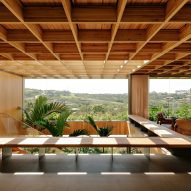 Casa Colmeia by Sabella Arquitetura