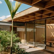 Casa Colmeia by Sabella Arquitetura