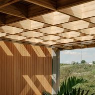 Casa Colmeia by Sabella Arquitetura