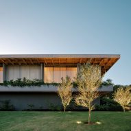 Casa Colmeia by Sabella Arquitetura