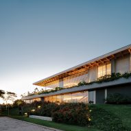 Casa Colmeia by Sabella Arquitetura