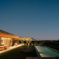 Casa Colmeia by Sabella Arquitetura