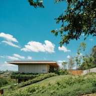 Casa Colmeia by Sabella Arquitetura