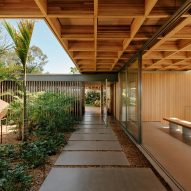 Casa Colmeia by Sabella Arquitetura