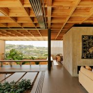 Casa Colmeia by Sabella Arquitetura