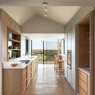 Westview Cottage by Hollaway Studio