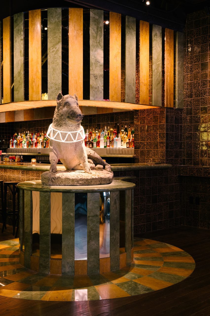 A boar sculpture based on an Ancient Roman original