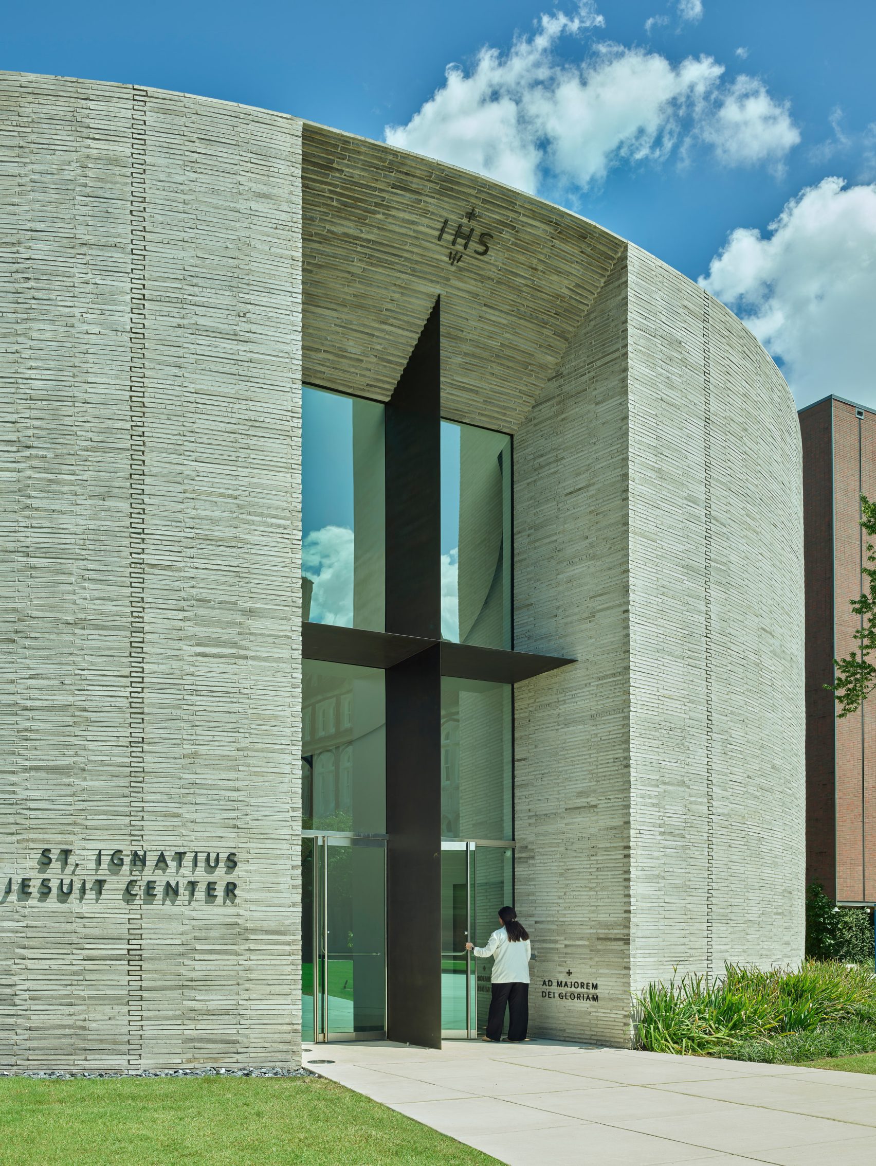 Trahan Architects designs circular university chapel in New Orleans