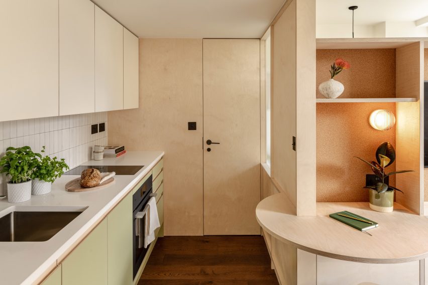 London micro flat with brich plywood panels