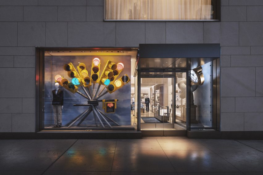 Traffic light window display