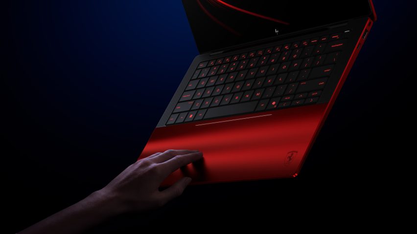 HP Limited Edition Scuderia Ferrari AI PC
