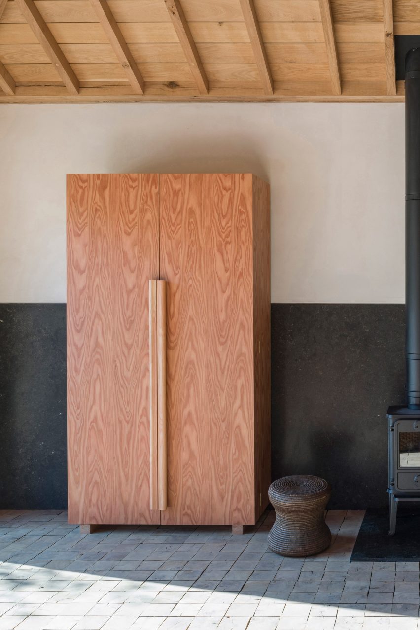 IHP.612 larder cupboard by Inglis Hall