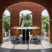 Logic transforms office into "humble and collaborative" workspace